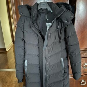 RUDSAK Women's Black Puffer Jacket
